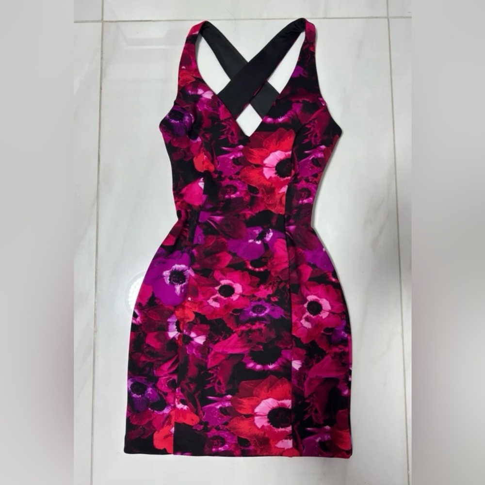 GUESS cross back Floral Sheath mini Dress in Fuchsia and Black size XS